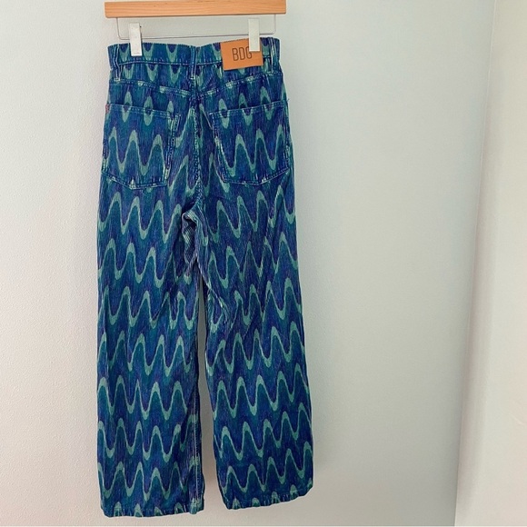URBAN OUTFITTERS BDG HIGH & WIDE CORDUROY PANTS - BLUE MULTI WAVY LINE size 27 - Picture 6 of 12